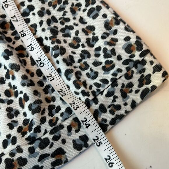 Minkpink leopard print T-shirt/sweatshirt size extra small - Picture 6 of 8
